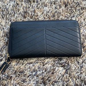 Stella & Dot Mercer covet leather wallet